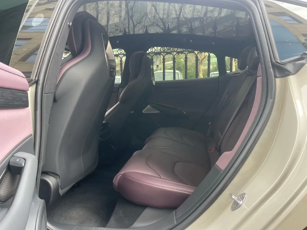 2024 MI SU7 BEV 101KWH,autocango,china used car exporter,china ev exporter,chinese used car exporter,chinese used ev exporter