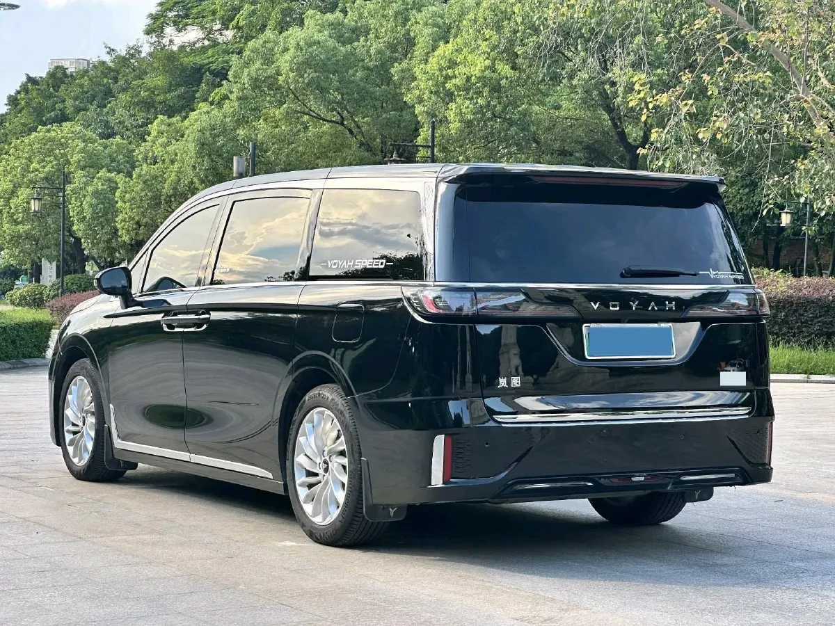 2024 Voyah Dream 1.5T 150HP L4 PHEV 43KWH,autocango,china used car exporter,china ev exporter,chinese used car exporter,chinese used ev exporter