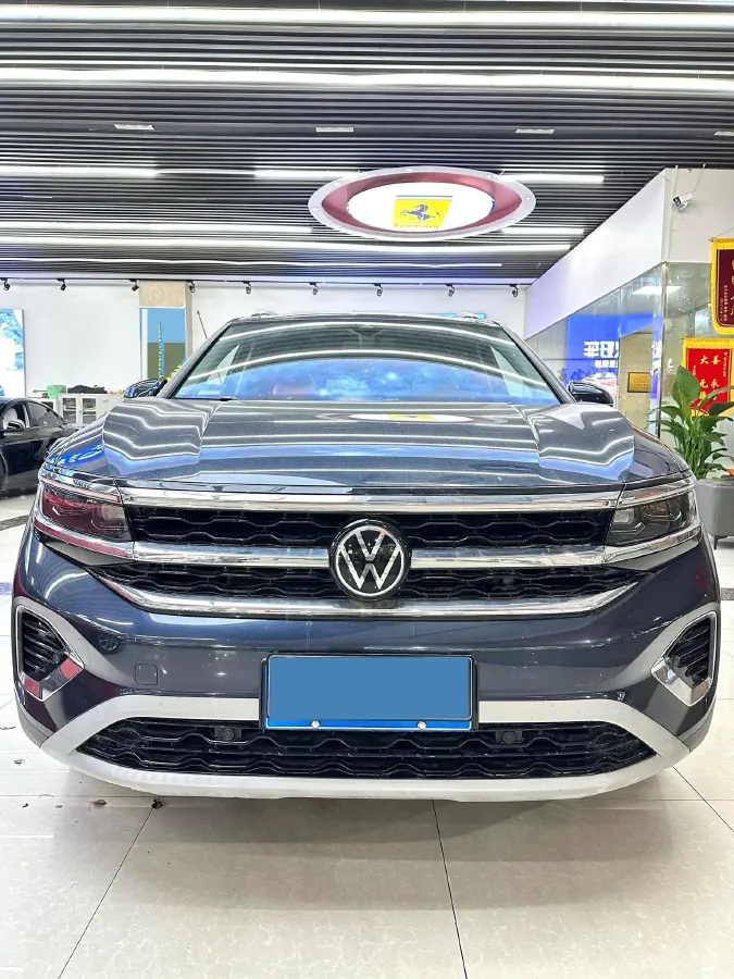 2022 Volkswagen Talagon 2.0T 220HP L4 7DCT,autocango,china used car exporter,china ev exporter,chinese used car exporter,chinese used ev exporter