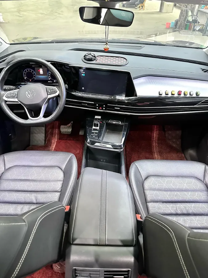 2022 Volkswagen Talagon 2.0T 220HP L4 7DCT,autocango,china used car exporter,china ev exporter,chinese used car exporter,chinese used ev exporter