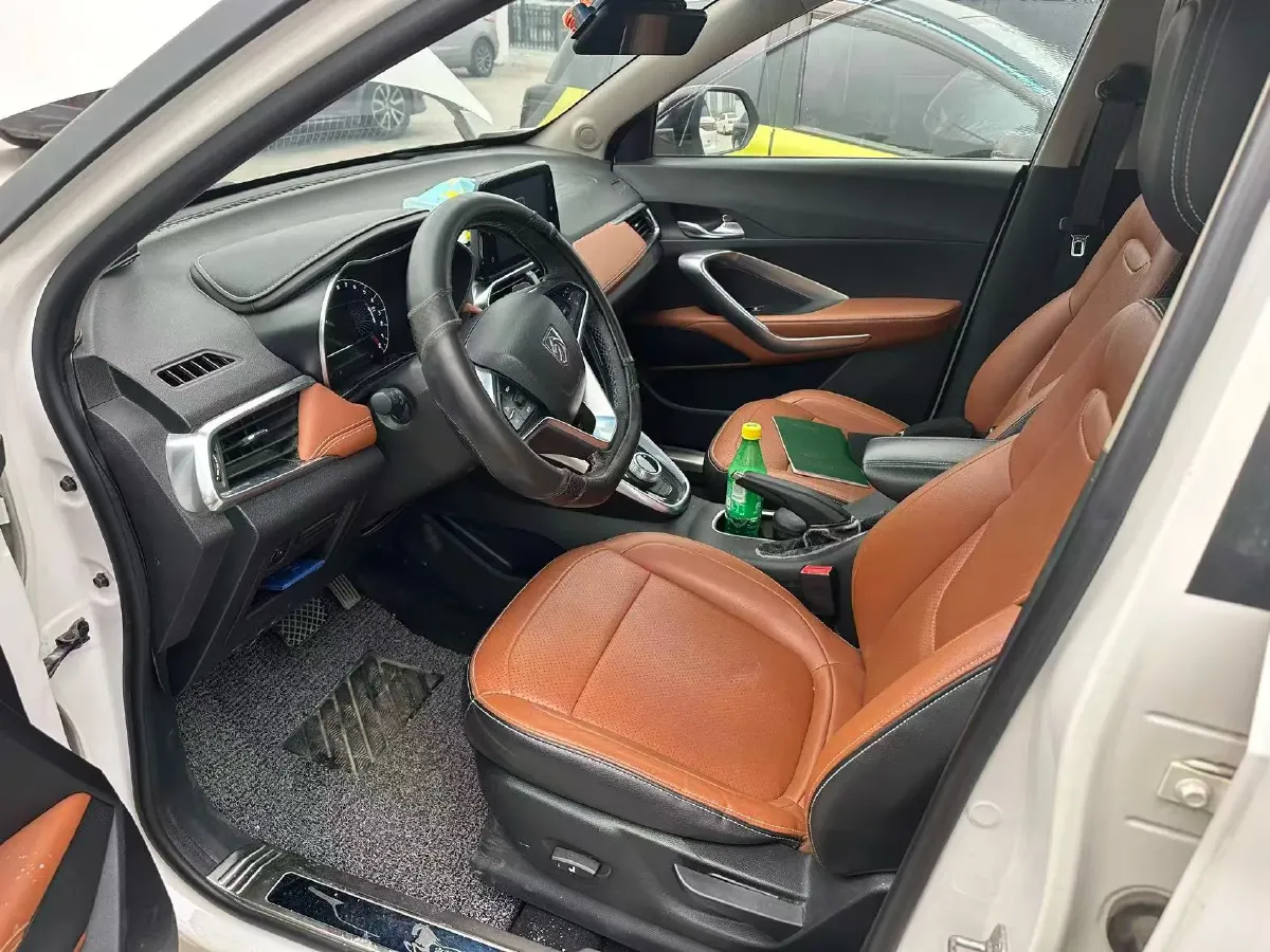 2017 HaiMa S5 Young Edition 1.6L 122HP L4 5MT,autocango,china used car exporter,china ev exporter,chinese used car exporter,chinese used ev exporter