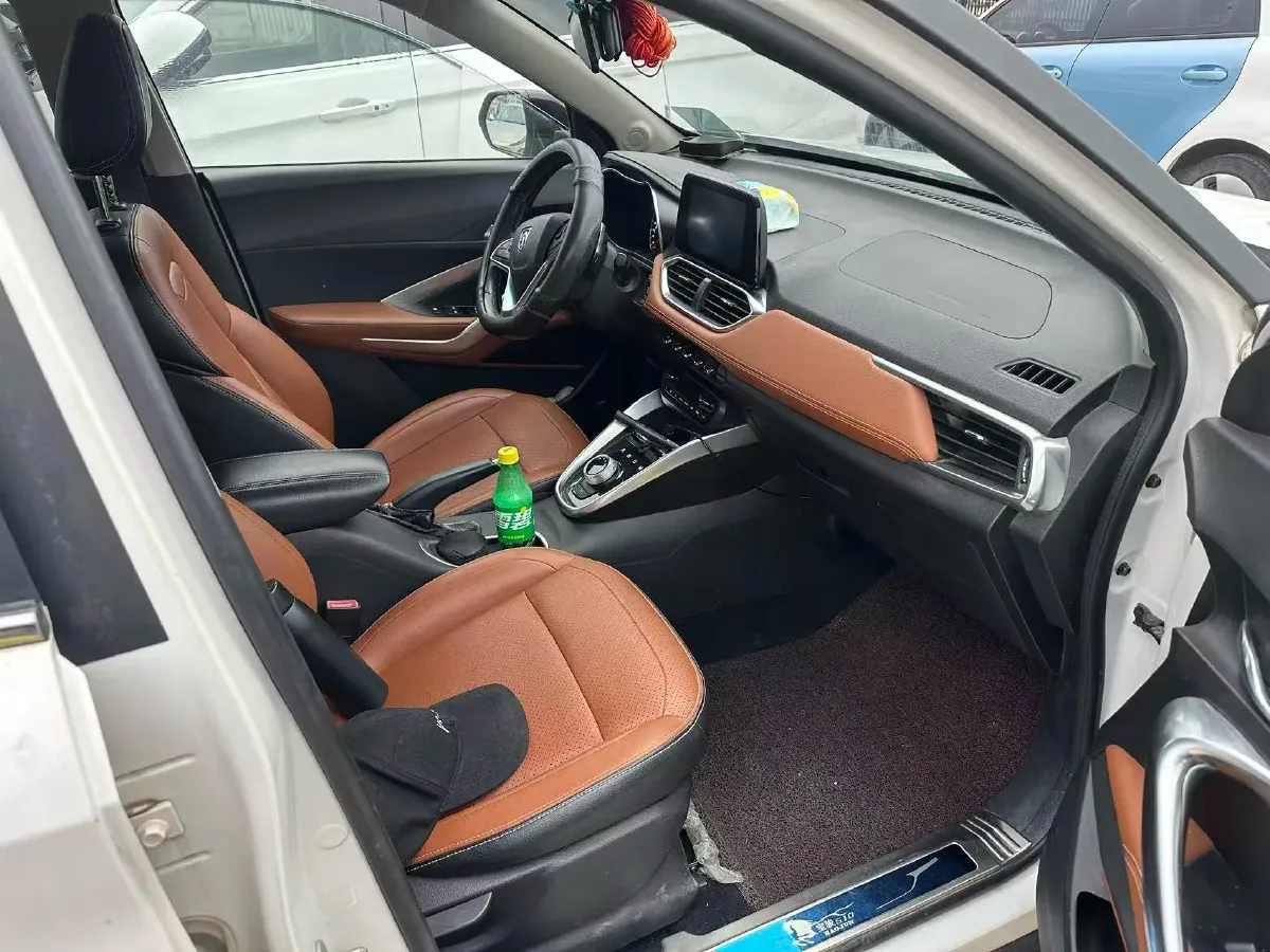 2017 HaiMa S5 Young Edition 1.6L 122HP L4 5MT,autocango,china used car exporter,china ev exporter,chinese used car exporter,chinese used ev exporter