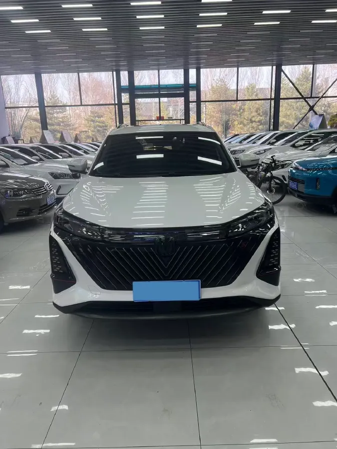 2022 ChangAn CS75 Plus 1.5T 188HP L4 8AT,autocango,china used car exporter,china ev exporter,chinese used car exporter,chinese used ev exporter