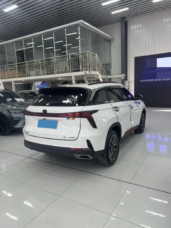 2022 ChangAn CS75 Plus 1.5T 188HP L4 8AT,autocango,china used car exporter,china ev exporter,chinese used car exporter,chinese used ev exporter