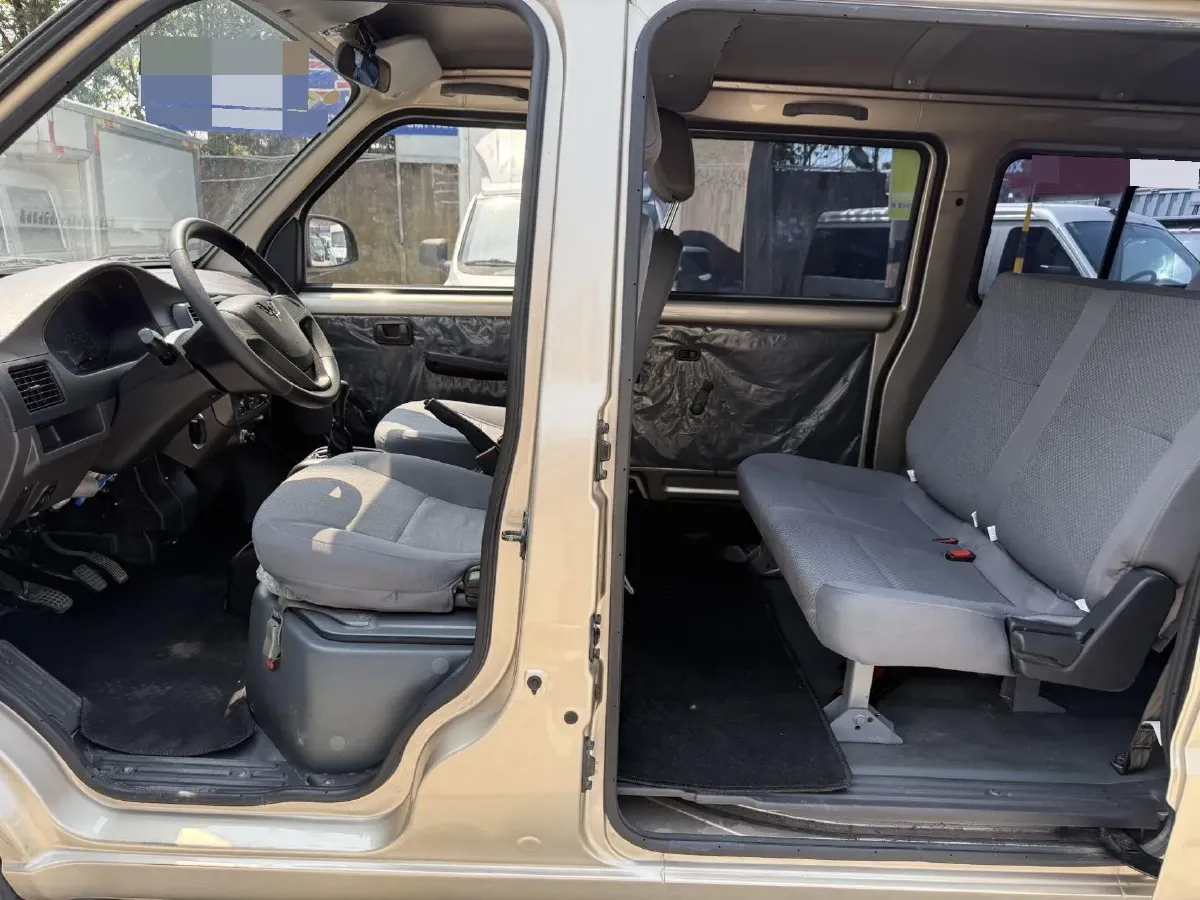 2021 WuLing RongGuang 1.5L 99HP L4 5MT,autocango,china used car exporter,china ev exporter,chinese used car exporter,chinese used ev exporter