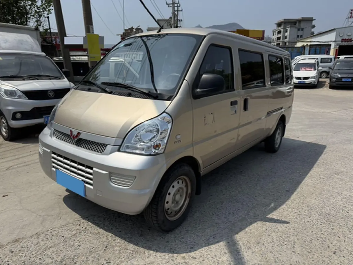 2021 WuLing RongGuang 1.5L 99HP L4 5MT,autocango,china used car exporter,china ev exporter,chinese used car exporter,chinese used ev exporter