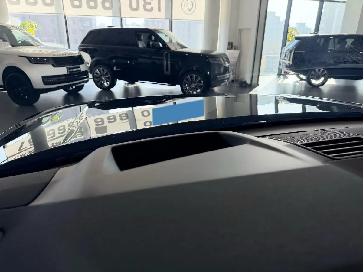 2025 Land Rover Range Rover 3.0T 400HP L6 8AT,autocango,china used car exporter,china ev exporter,chinese used car exporter,chinese used ev exporter