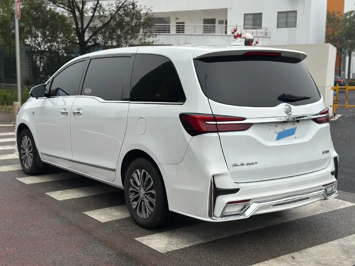 2022 Buick GL8 2.0T 237HP L4 9AT,autocango,china used car exporter,china ev exporter,chinese used car exporter,chinese used ev exporter