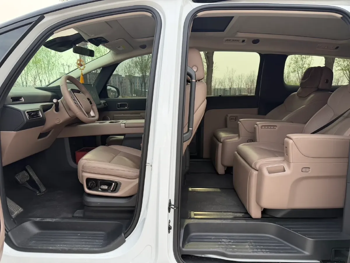 2025 Li MEGA BEV,autocango,china used car exporter,china ev exporter,chinese used car exporter,chinese used ev exporter