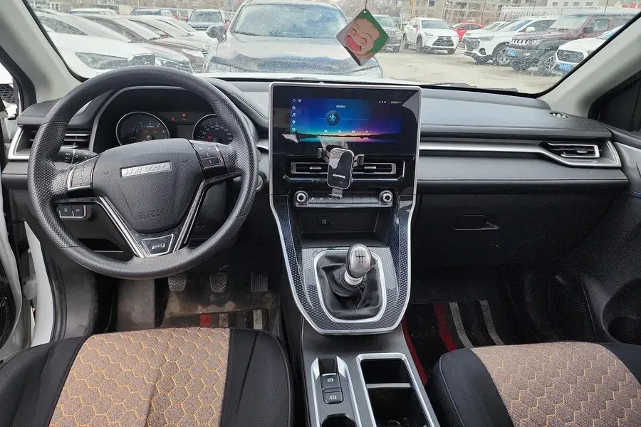 2023 Haval M6 1.5T 150HP L4 6MT,autocango,china used car exporter,china ev exporter,chinese used car exporter,chinese used ev exporter