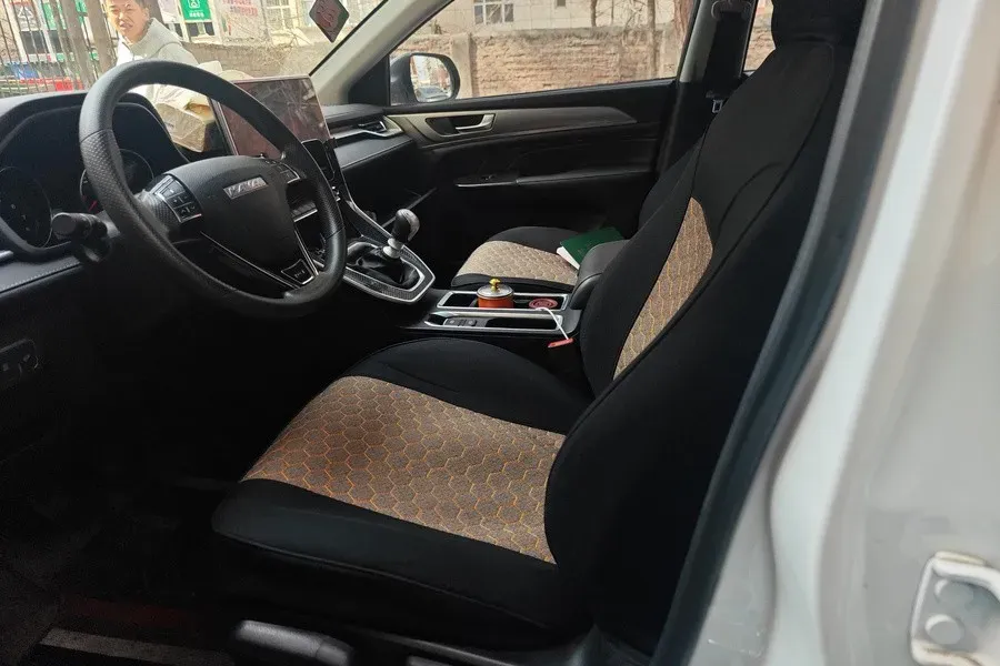 2023 Haval M6 1.5T 150HP L4 6MT,autocango,china used car exporter,china ev exporter,chinese used car exporter,chinese used ev exporter