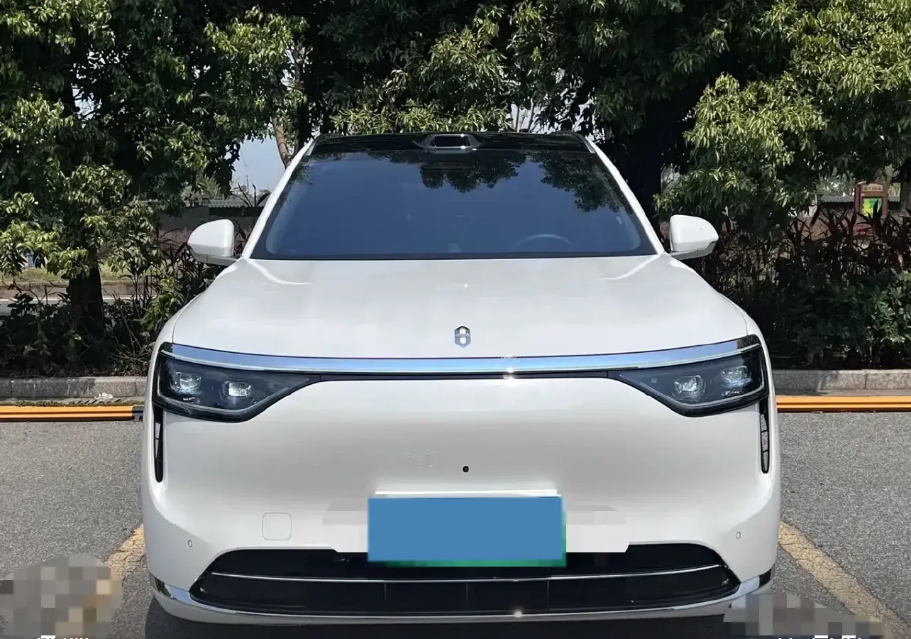 2025 AITO AITO M8 REEV 160HP REEV 53.4KWH,autocango,china used car exporter,china ev exporter,chinese used car exporter,chinese used ev exporter