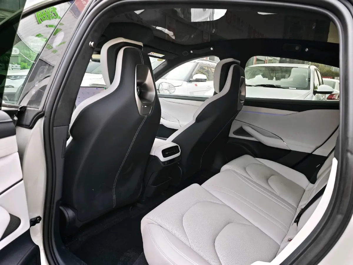 2024 MI SU7 BEV 101KWH,autocango,china used car exporter,china ev exporter,chinese used car exporter,chinese used ev exporter