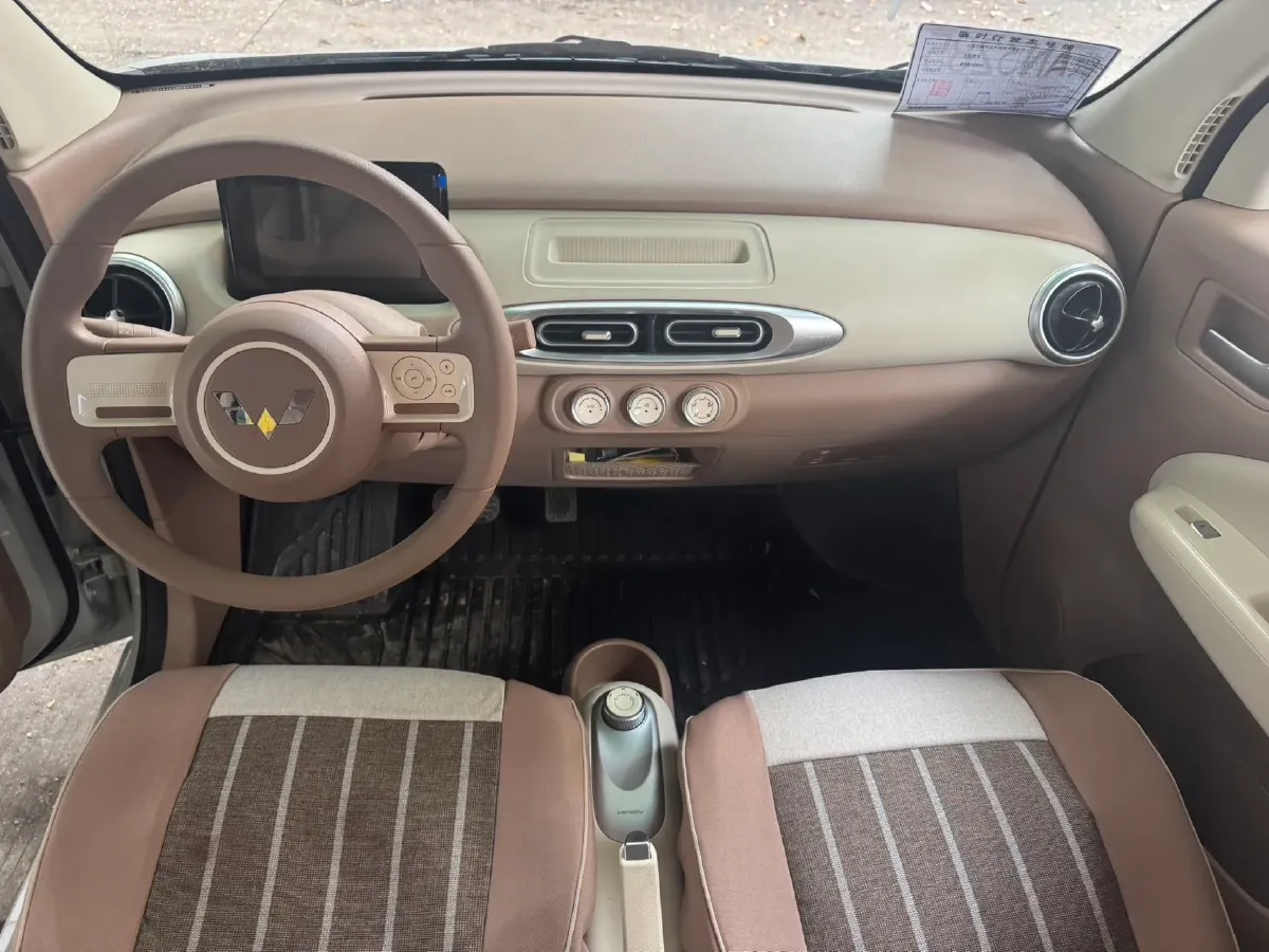 2025 WuLing HongGuang MINI EV BEV 16.2KWH,autocango,china used car exporter,china ev exporter,chinese used car exporter,chinese used ev exporter