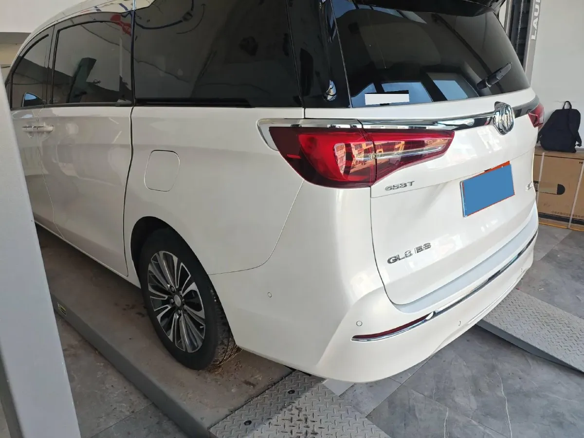 2021 Buick GL8 2.0T 237HP L4 9AT,autocango,china used car exporter,china ev exporter,chinese used car exporter,chinese used ev exporter