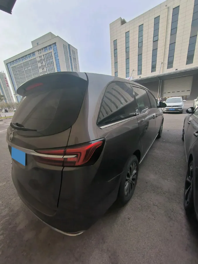 2022 Buick GL8 2.0T 237HP L4 9AT,autocango,china used car exporter,china ev exporter,chinese used car exporter,chinese used ev exporter