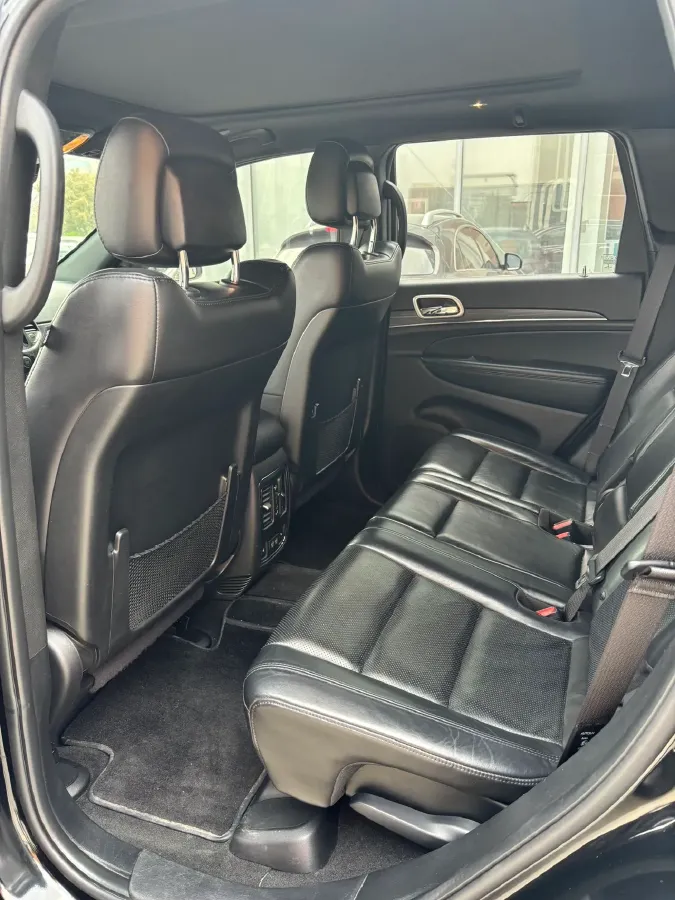 2021 Jeep Grand Cherokee 3.0L 234HP V6 8AT,autocango,china used car exporter,china ev exporter,chinese used car exporter,chinese used ev exporter