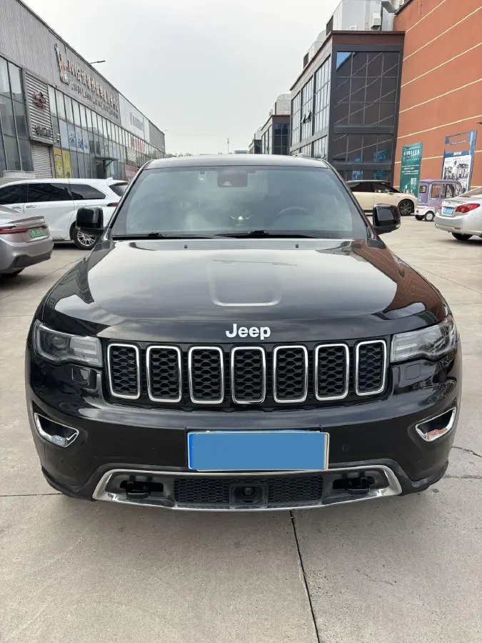 2021 Jeep Grand Cherokee 3.0L 234HP V6 8AT,autocango,china used car exporter,china ev exporter,chinese used car exporter,chinese used ev exporter