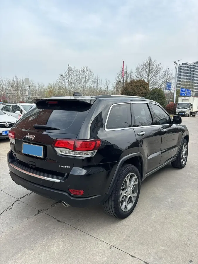 2021 Jeep Grand Cherokee 3.0L 234HP V6 8AT,autocango,china used car exporter,china ev exporter,chinese used car exporter,chinese used ev exporter