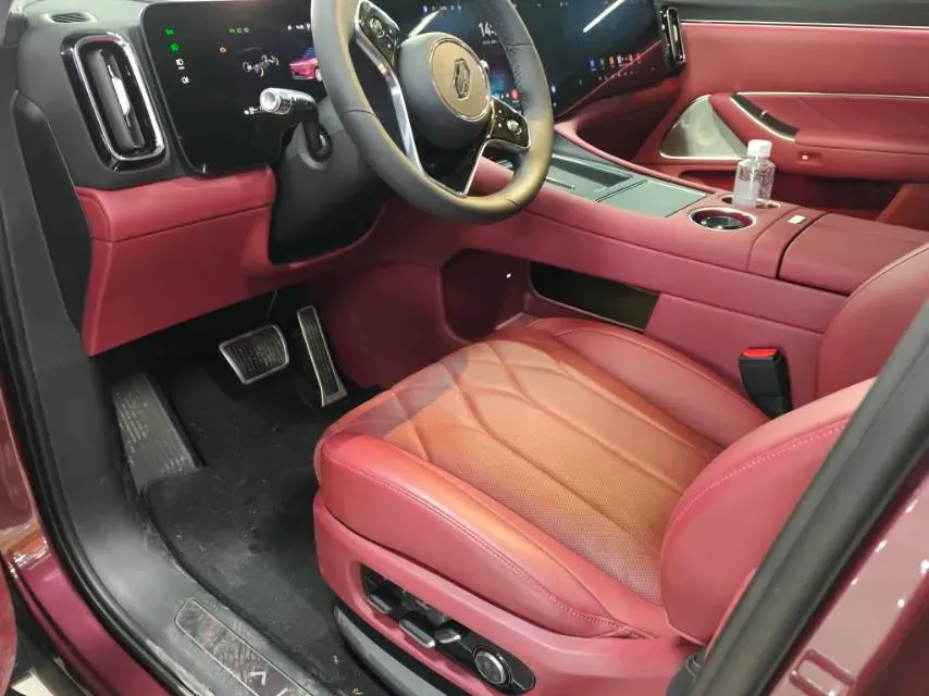 2025 AITO AITO M8 REEV 160HP REEV 53.4KWH,autocango,china used car exporter,china ev exporter,chinese used car exporter,chinese used ev exporter