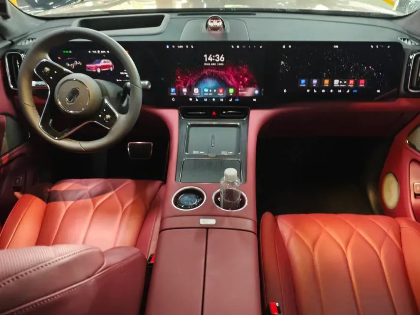 2025 AITO AITO M8 REEV 160HP REEV 53.4KWH,autocango,china used car exporter,china ev exporter,chinese used car exporter,chinese used ev exporter