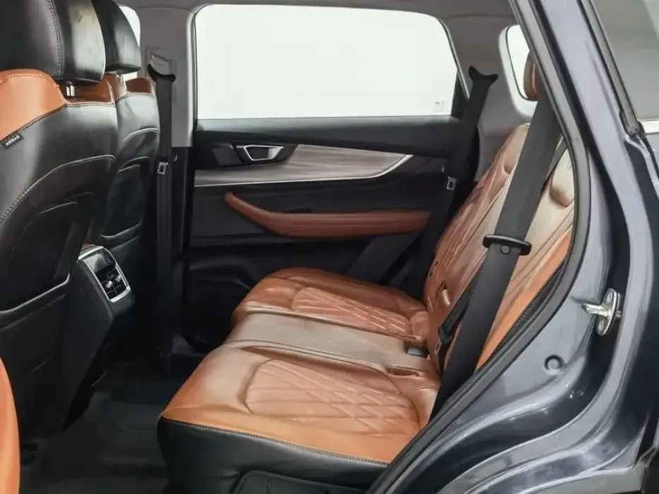 2021 Chery Tiggo 8 Plus 1.6T 197HP L4 7DCT,autocango,china used car exporter,china ev exporter,chinese used car exporter,chinese used ev exporter