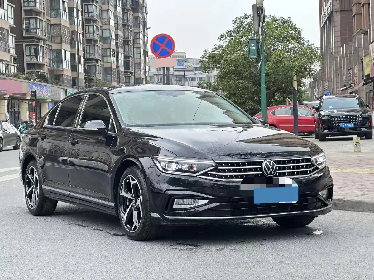 2023 Volkswagen Magotan 2.0T 186HP L4 7DCT,autocango,china used car exporter,china ev exporter,chinese used car exporter,chinese used ev exporter