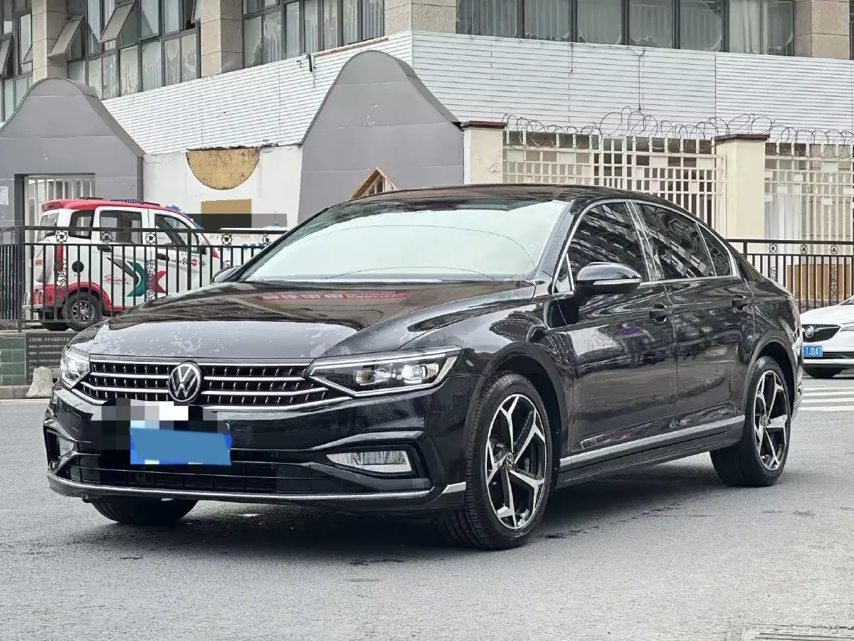 2023 Volkswagen Magotan 2.0T 186HP L4 7DCT,autocango,china used car exporter,china ev exporter,chinese used car exporter,chinese used ev exporter