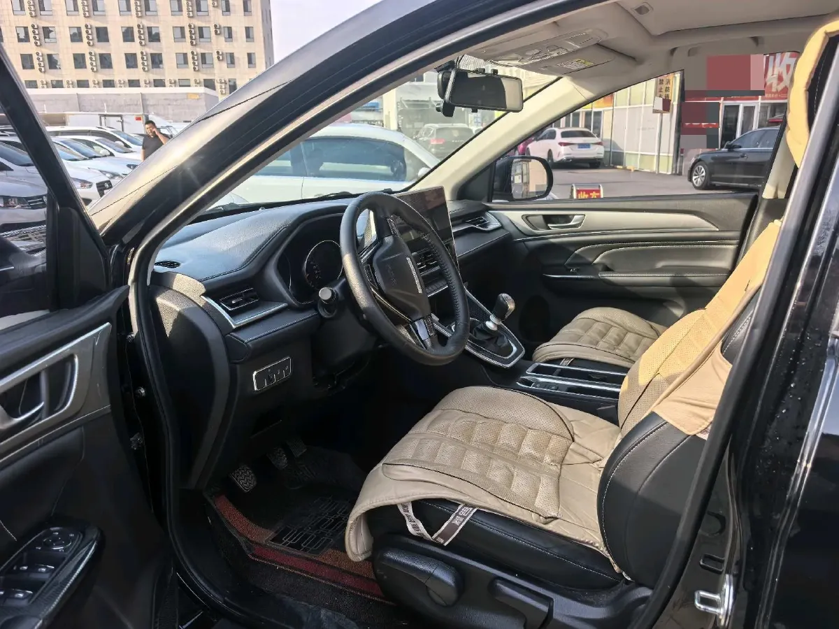 2021 Haval M6 1.5T 150HP L4 6MT,autocango,china used car exporter,china ev exporter,chinese used car exporter,chinese used ev exporter