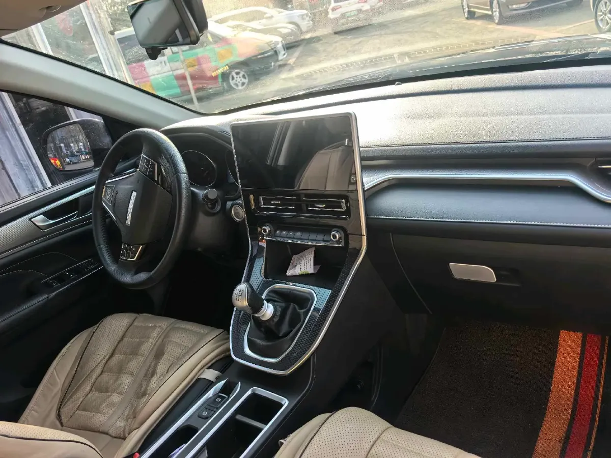 2021 Haval M6 1.5T 150HP L4 6MT,autocango,china used car exporter,china ev exporter,chinese used car exporter,chinese used ev exporter