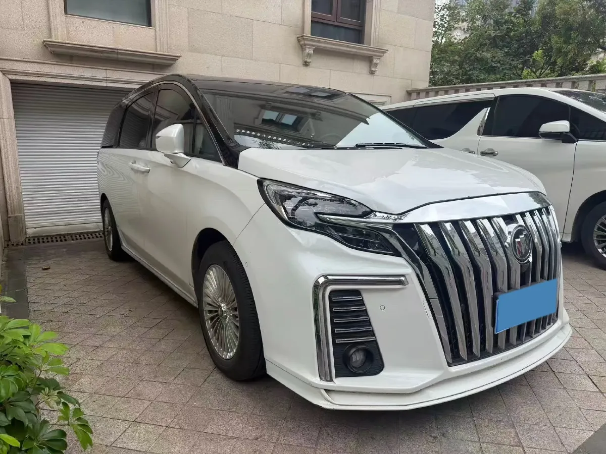 2022 Buick GL8 2.0T 237HP L4 9AT,autocango,china used car exporter,china ev exporter,chinese used car exporter,chinese used ev exporter