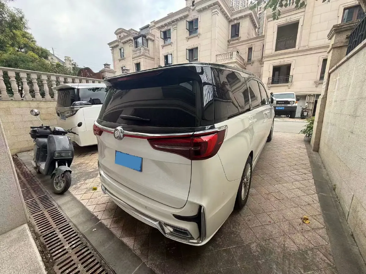 2022 Buick GL8 2.0T 237HP L4 9AT,autocango,china used car exporter,china ev exporter,chinese used car exporter,chinese used ev exporter