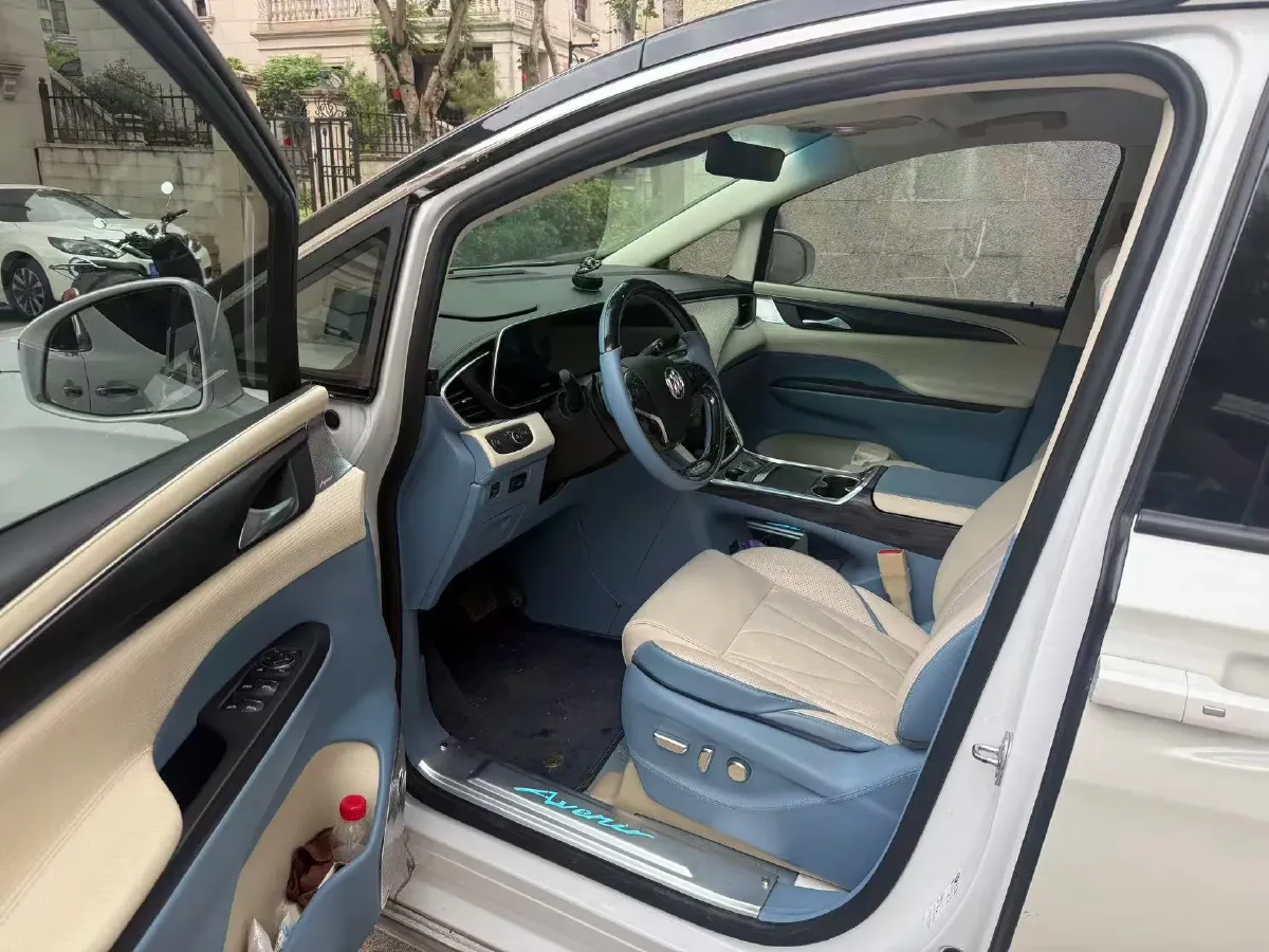 2022 Buick GL8 2.0T 237HP L4 9AT,autocango,china used car exporter,china ev exporter,chinese used car exporter,chinese used ev exporter