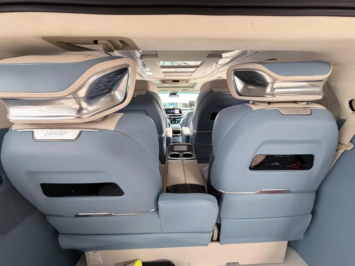 2022 Buick GL8 2.0T 237HP L4 9AT,autocango,china used car exporter,china ev exporter,chinese used car exporter,chinese used ev exporter