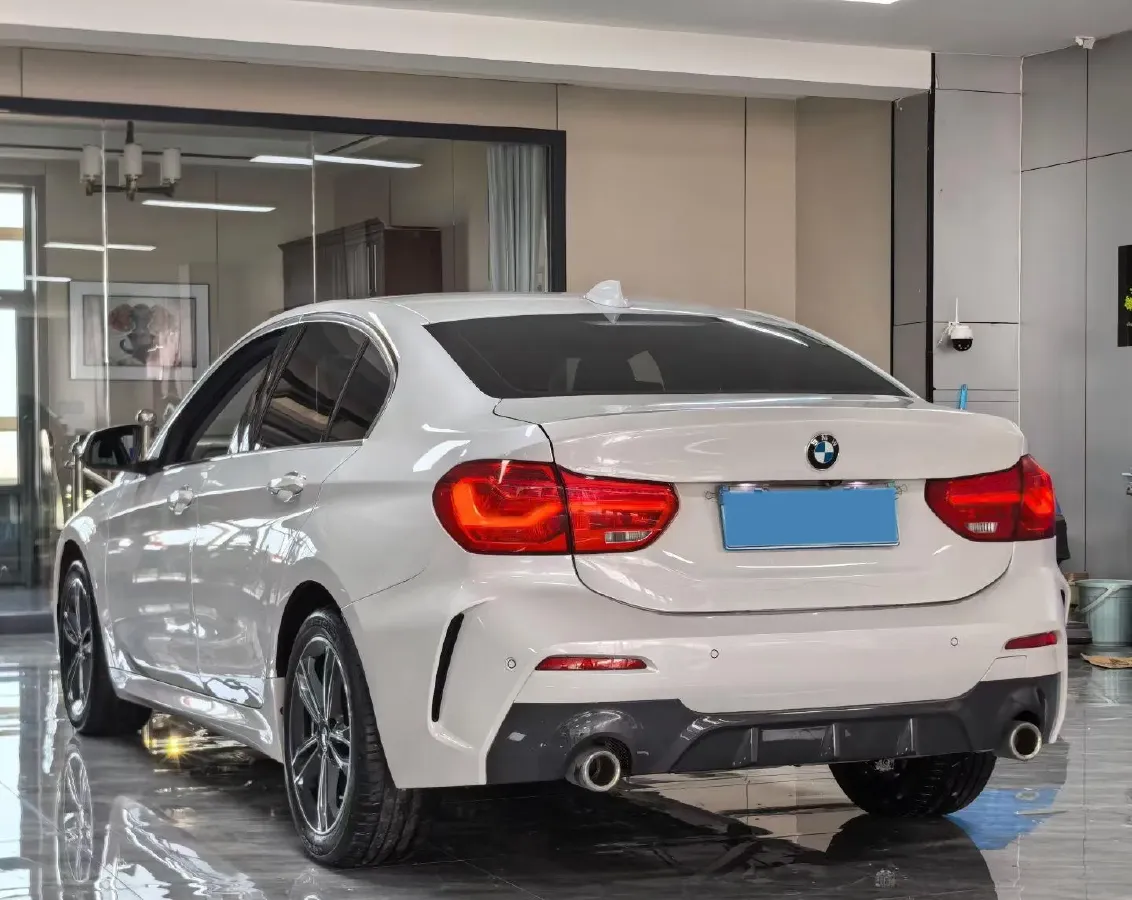 2022 BMW 1 Series 1.5T 140HP L3 7DCT,autocango,china used car exporter,china ev exporter,chinese used car exporter,chinese used ev exporter