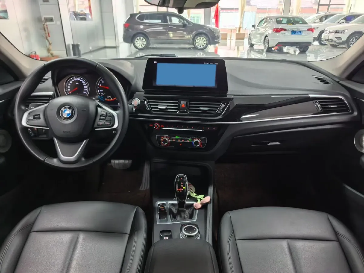 2022 BMW 1 Series 1.5T 140HP L3 7DCT,autocango,china used car exporter,china ev exporter,chinese used car exporter,chinese used ev exporter