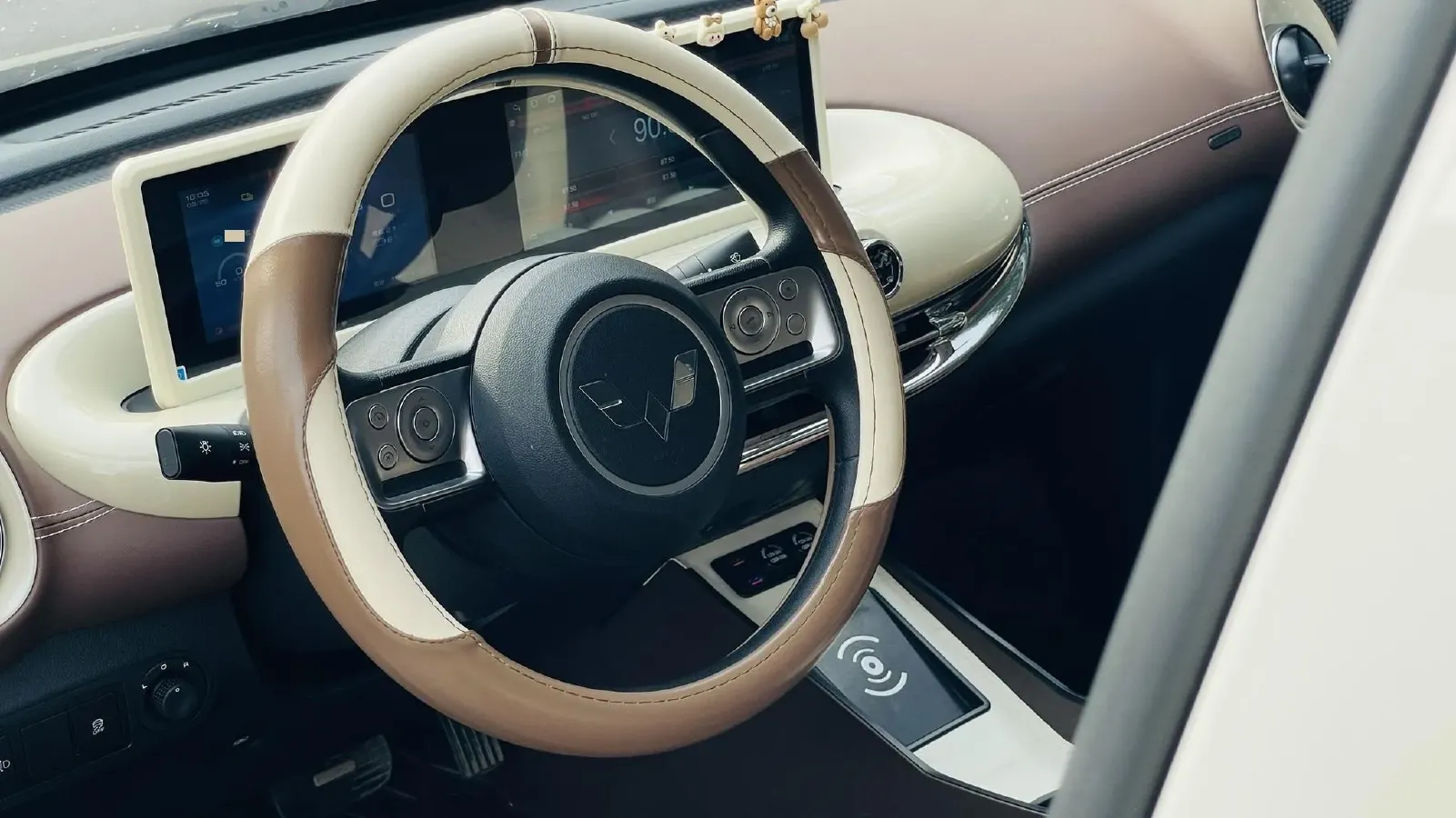 2024 WuLing BinGuo BEV 31.9KWH,autocango,china used car exporter,china ev exporter,chinese used car exporter,chinese used ev exporter