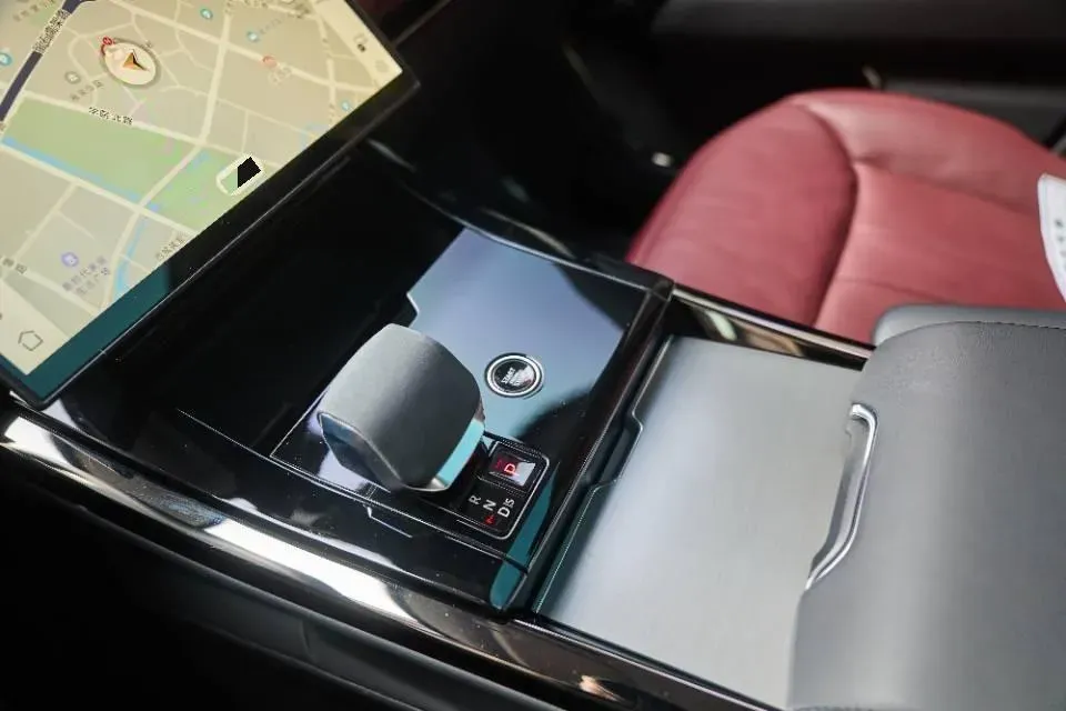 2024 Land Rover Range Rover Sport 3.0T 400HP L6 8AT,autocango,china used car exporter,china ev exporter,chinese used car exporter,chinese used ev exporter