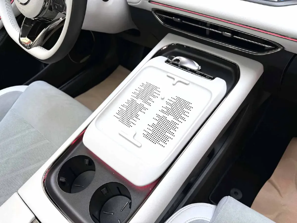 2025 Voyah FREE 1.5T 150HP L4 REEV 43KWH,autocango,china used car exporter,china ev exporter,chinese used car exporter,chinese used ev exporter