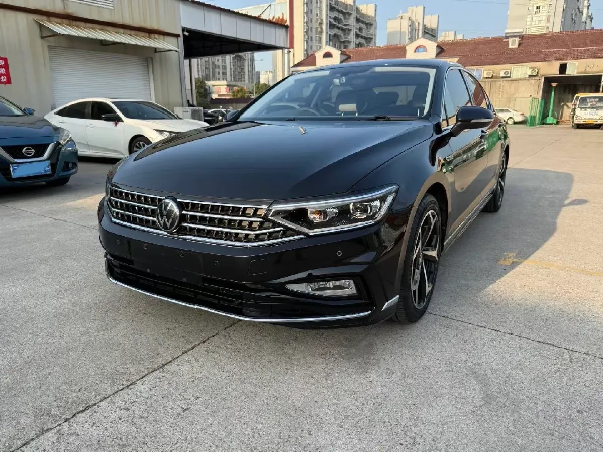 2023 Volkswagen Magotan 2.0T 186HP L4 7DCT,autocango,china used car exporter,china ev exporter,chinese used car exporter,chinese used ev exporter