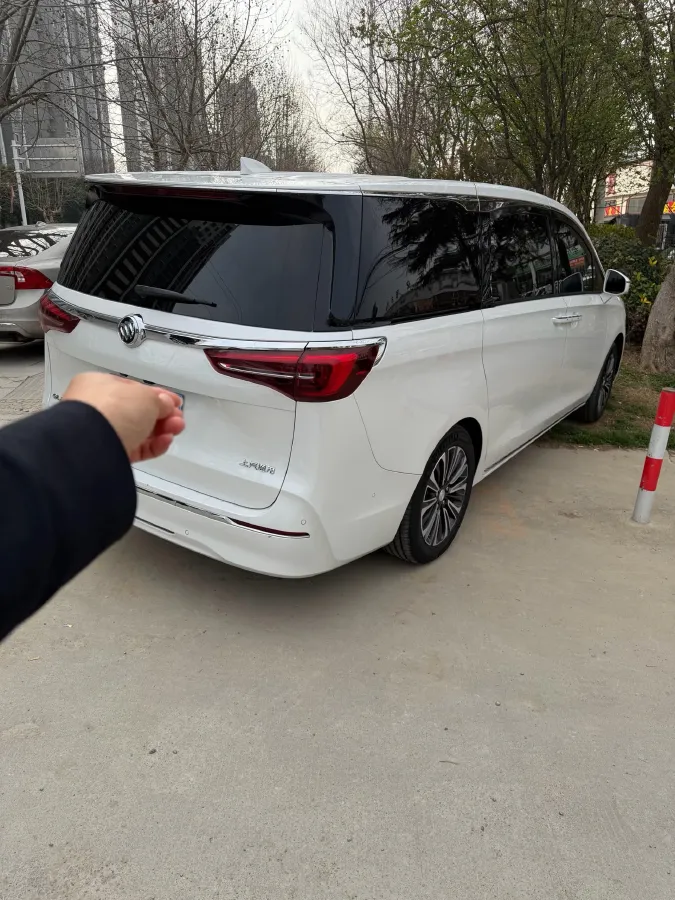 2023 Buick GL8 2.0T 237HP L4 9AT,autocango,china used car exporter,china ev exporter,chinese used car exporter,chinese used ev exporter