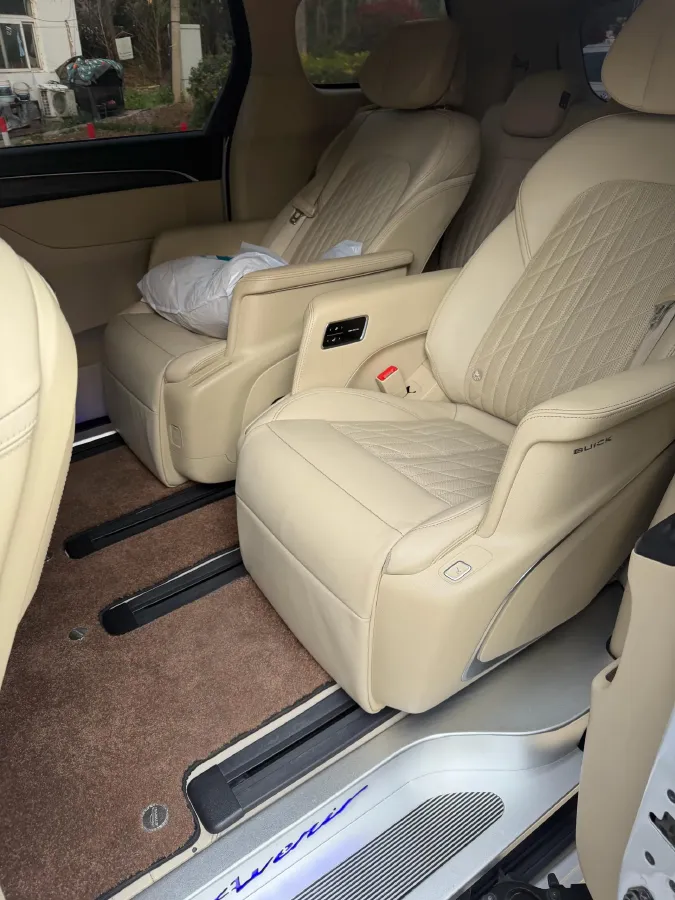 2023 Buick GL8 2.0T 237HP L4 9AT,autocango,china used car exporter,china ev exporter,chinese used car exporter,chinese used ev exporter