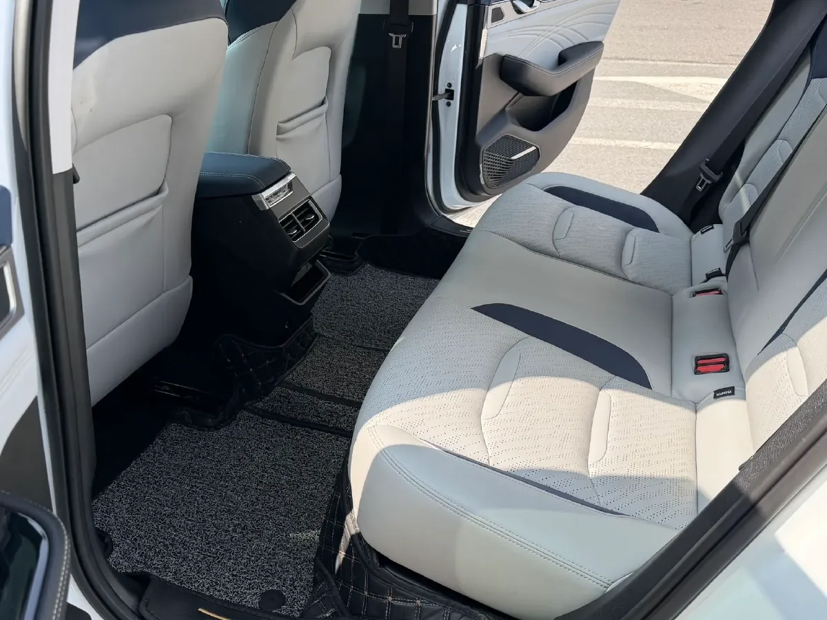 2020 Geely Tugella 2.0T 238HP L4 8AT,autocango,china used car exporter,china ev exporter,chinese used car exporter,chinese used ev exporter