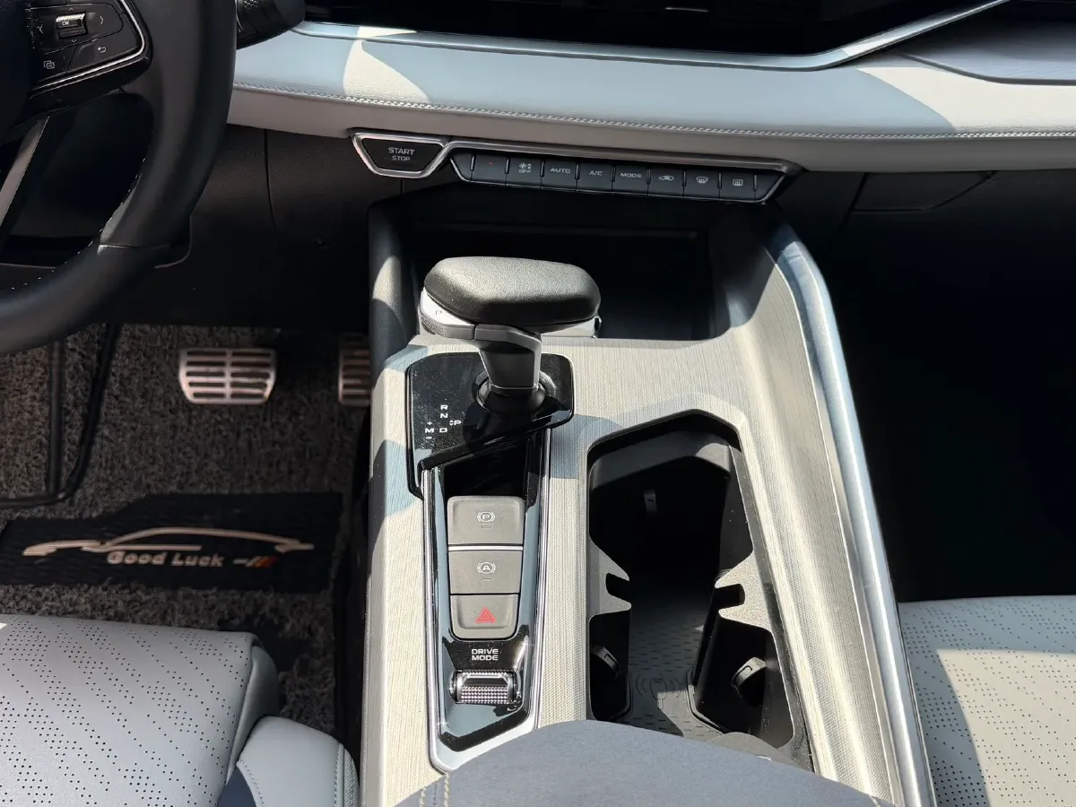 2020 Geely Tugella 2.0T 238HP L4 8AT,autocango,china used car exporter,china ev exporter,chinese used car exporter,chinese used ev exporter