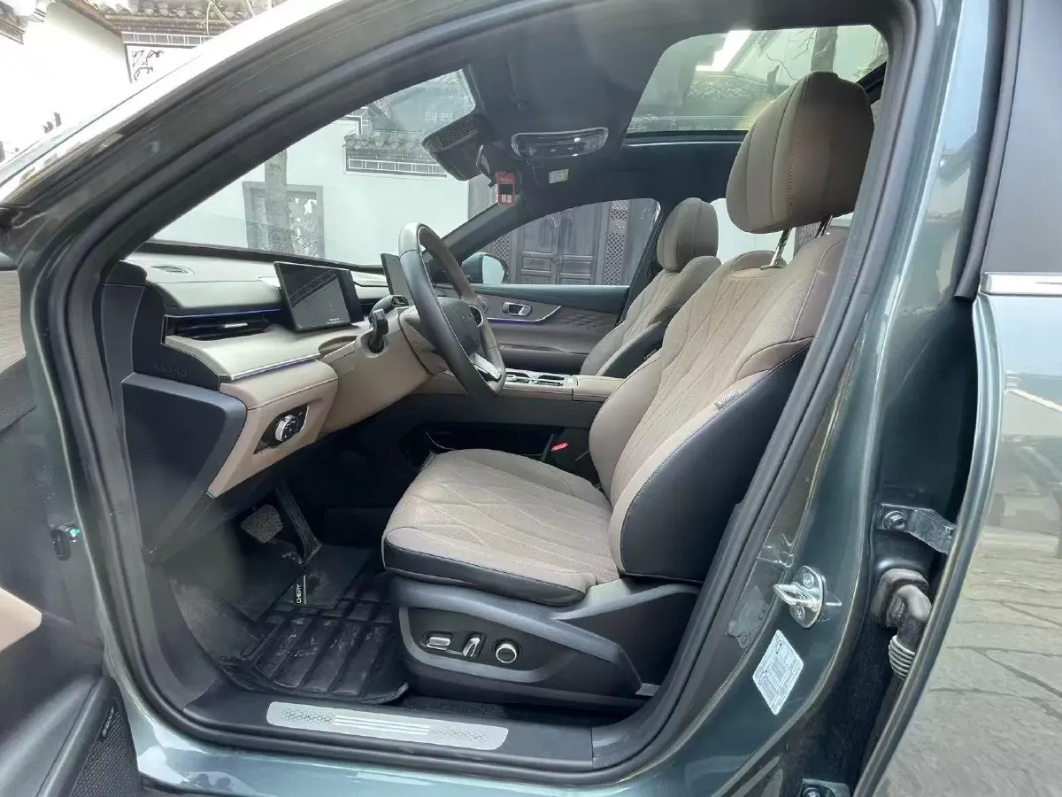 2025 Chery Tiggo 8 Plus 1.6T 197HP L4 7DCT,autocango,china used car exporter,china ev exporter,chinese used car exporter,chinese used ev exporter