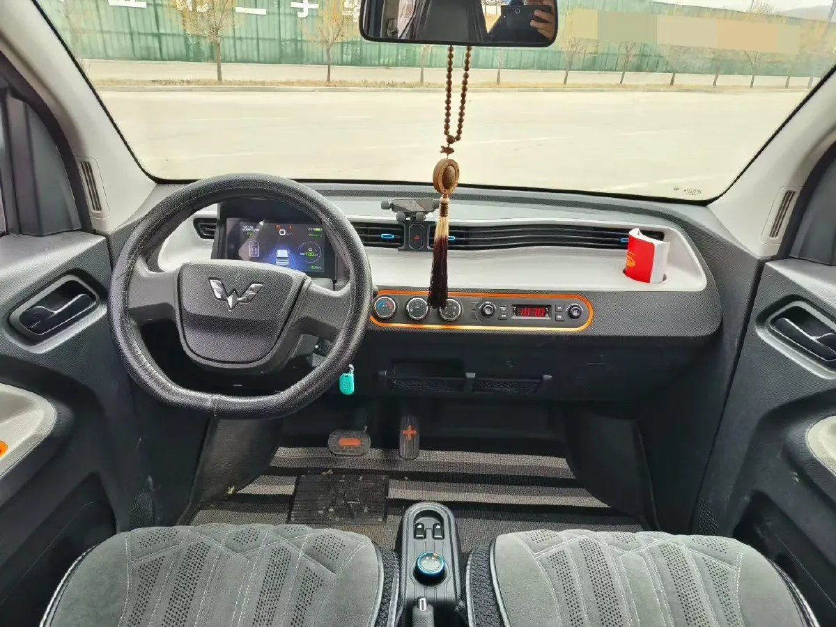 2021 WuLing HongGuang MINI EV BEV 13.9KWH,autocango,china used car exporter,china ev exporter,chinese used car exporter,chinese used ev exporter