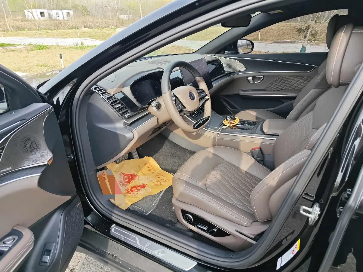 2022 Volkswagen Tiguan L 2.0T 186HP L4 7DCT,autocango,china used car exporter,china ev exporter,chinese used car exporter,chinese used ev exporter