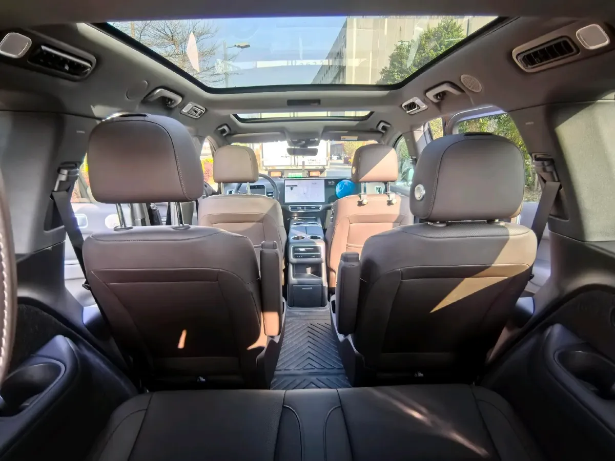 2023 Li L7 Range Extended 154HP REEV 40.9KWH,autocango,china used car exporter,china ev exporter,chinese used car exporter,chinese used ev exporter