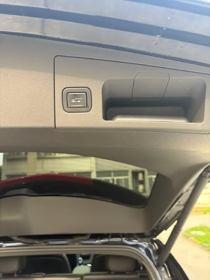 2021 Cadillac XT5 2.0T 237HP L4 9AT,autocango,china used car exporter,china ev exporter,chinese used car exporter,chinese used ev exporter