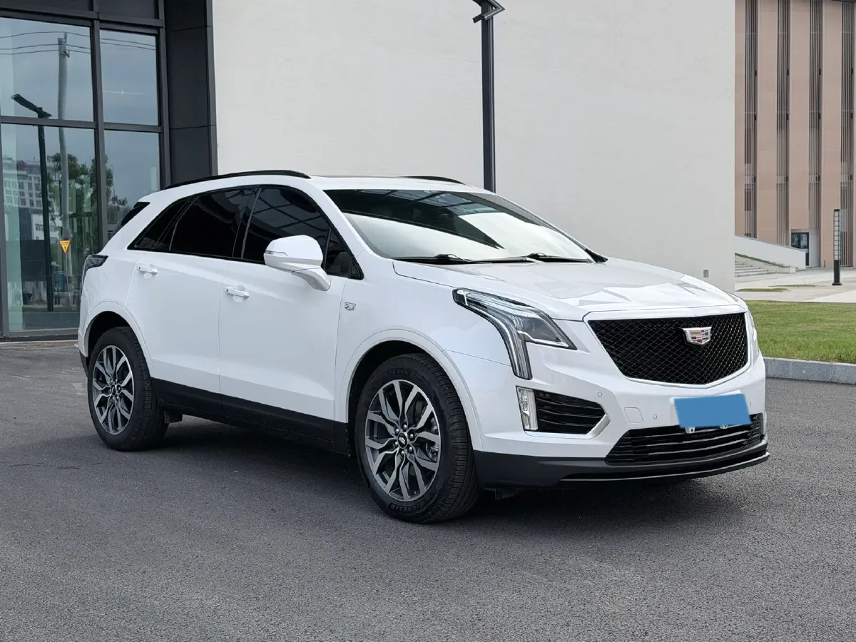 2022 Cadillac XT5 2.0T 237HP L4 9AT,autocango,china used car exporter,china ev exporter,chinese used car exporter,chinese used ev exporter